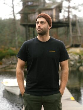 Lakor - Room with a View T-shirt