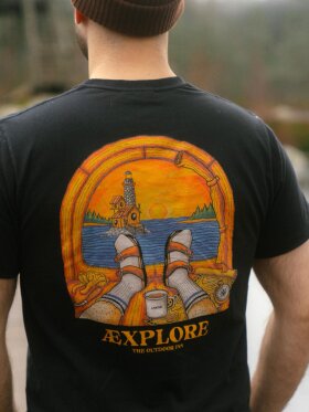 Lakor - Room with a View T-shirt