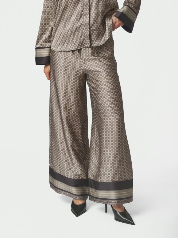 Neo Noir - Sora Pattern Pants Beige