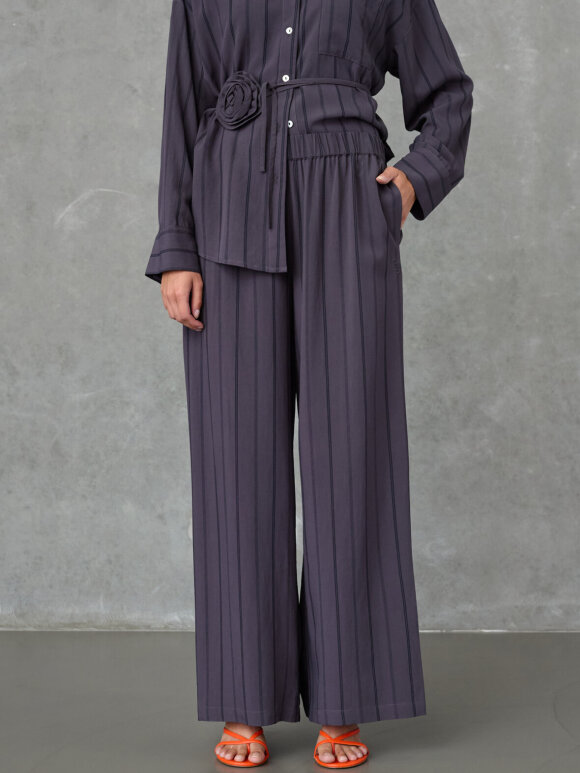 Love & Divine - Love1623 Pants Grey Stripes