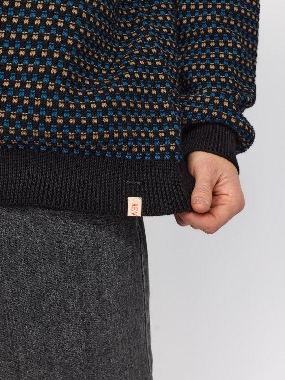 Revolution - Loose Knit Sweater