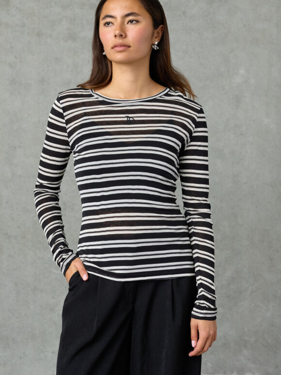 Love & Divine - Love1625 T-Shirts Black Strip