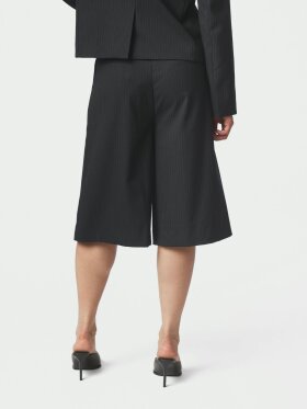 Neo Noir - Rima Slim Pinstripe Shorts Nav Neo Noir - Rima Slim Pinstripe Shorts Nav