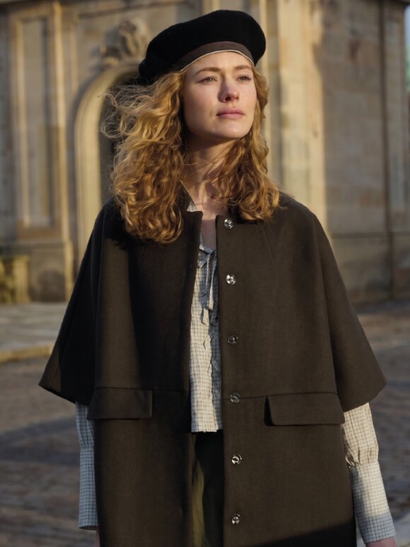 La Rouge - Anette Wool Cape - Short