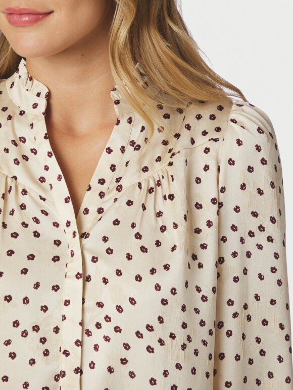 Neo Noir - Astride Flower Jacquard Blouse
