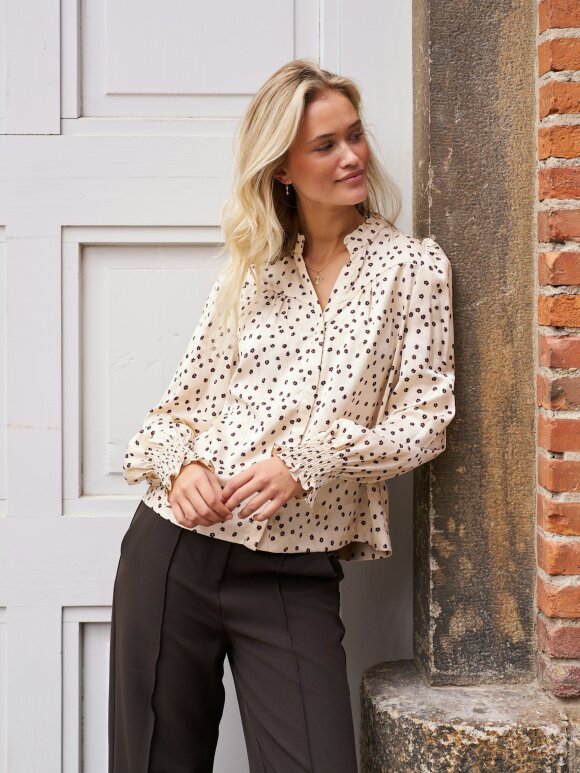 Neo Noir - Astride Flower Jacquard Blouse