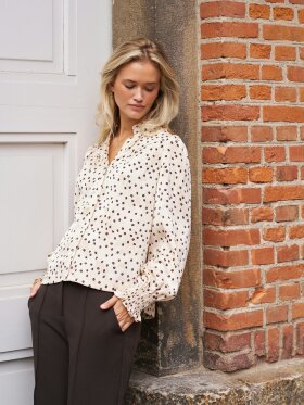Neo Noir - Astride Flower Jacquard Blouse Neo Noir - Astride Flower Jacquard Blouse