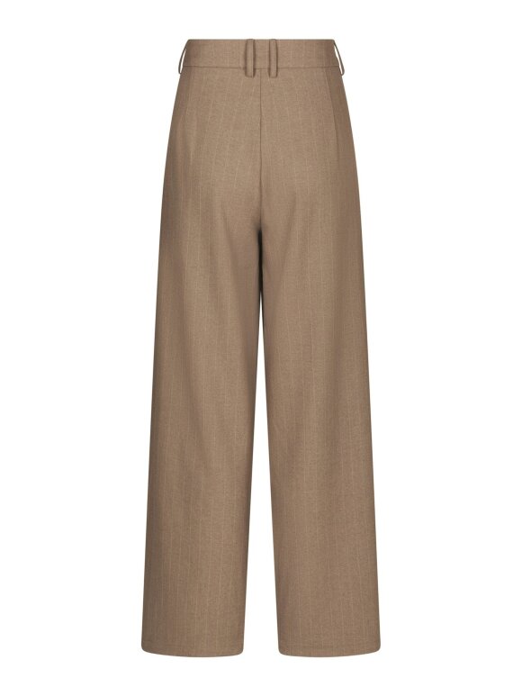 Neo Noir - Essial Pinstripe Pants Taupe