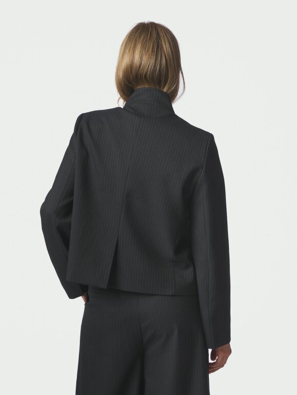 Neo Noir - Tiria Slim Pinstripe blazer