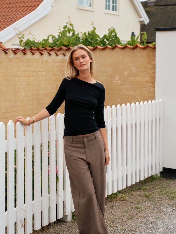 Neo Noir - Essial Pinstripe Pants Taupe