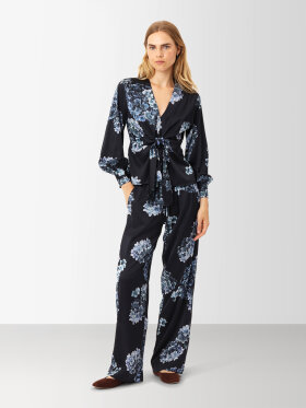 Karmamia - Blair Blouse - Hydrangea