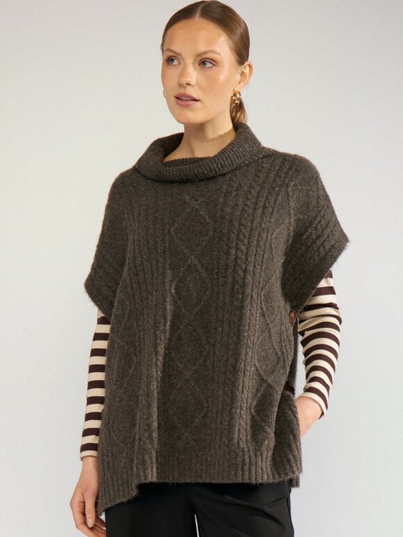 Numph - NUJoline Poncho Black Coffee