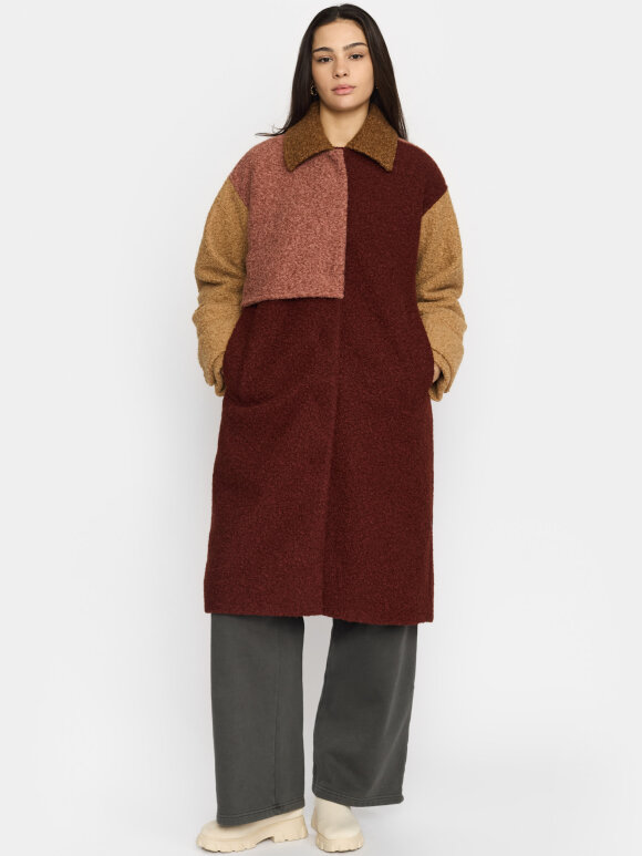 Selfhood Dame - Block Trenchcoat