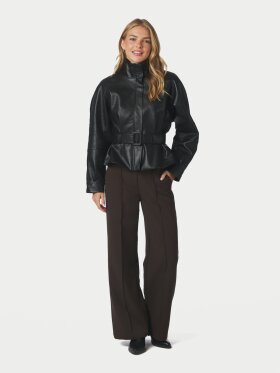 Neo Noir - Jaclyn Faux Leather Black