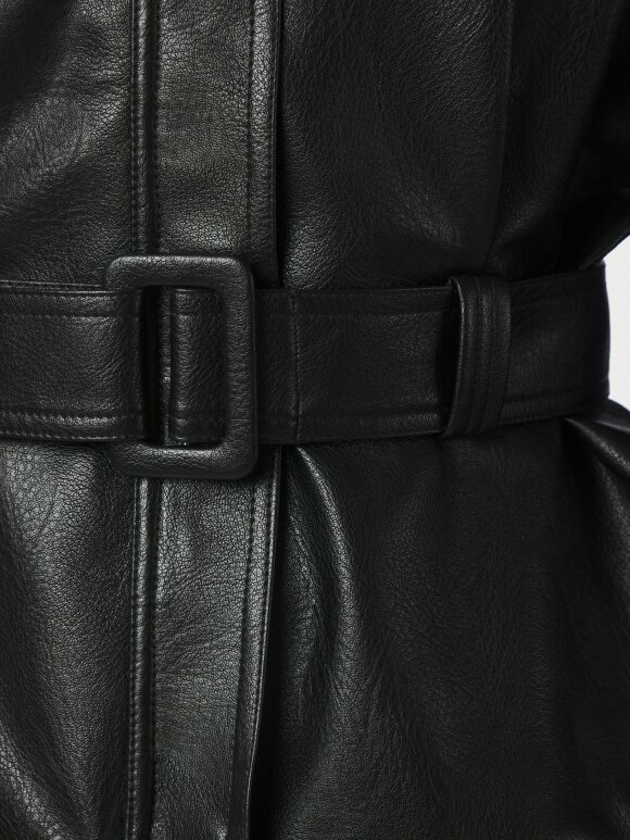 Neo Noir - Jaclyn Faux Leather Black