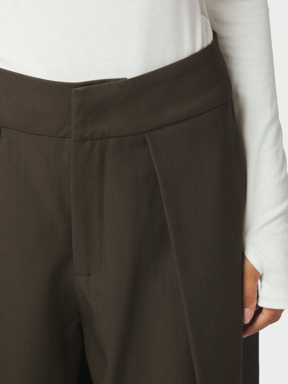 Neo Noir - Lucille Structure Pants