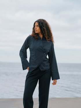 Neo Noir - Fenli Slim Striped Shirt Navy Neo Noir - Fenli Slim Striped Shirt Navy