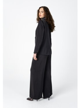 Coster Copenhagen - Pants with wide legs Petra fit