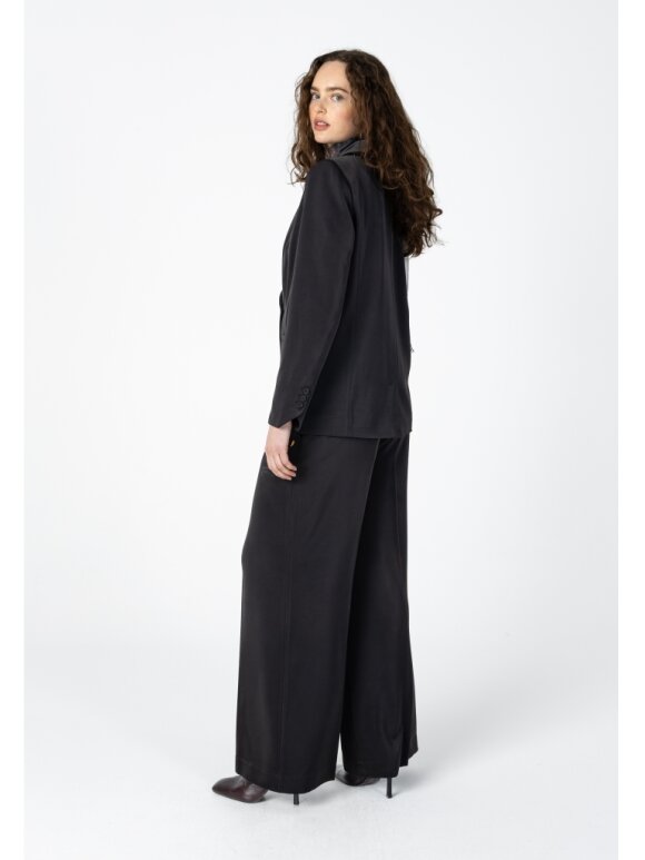 Coster Copenhagen - Pants with wide legs Petra fit