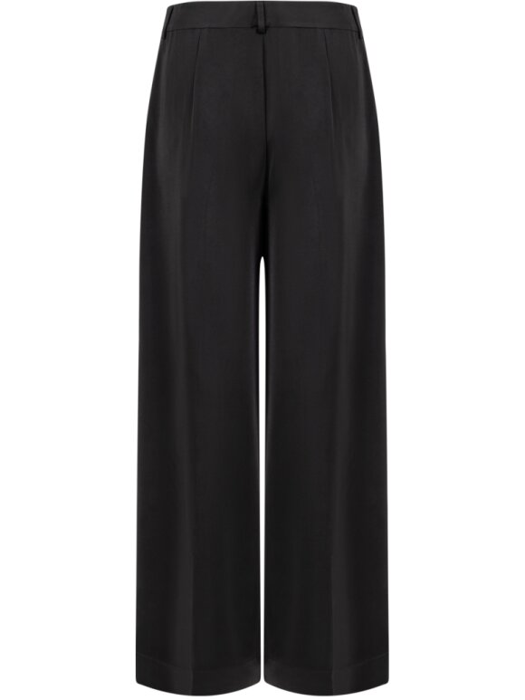 Coster Copenhagen - Pants with wide legs Petra fit