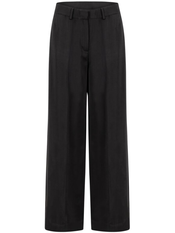 Coster Copenhagen - Pants with wide legs Petra fit
