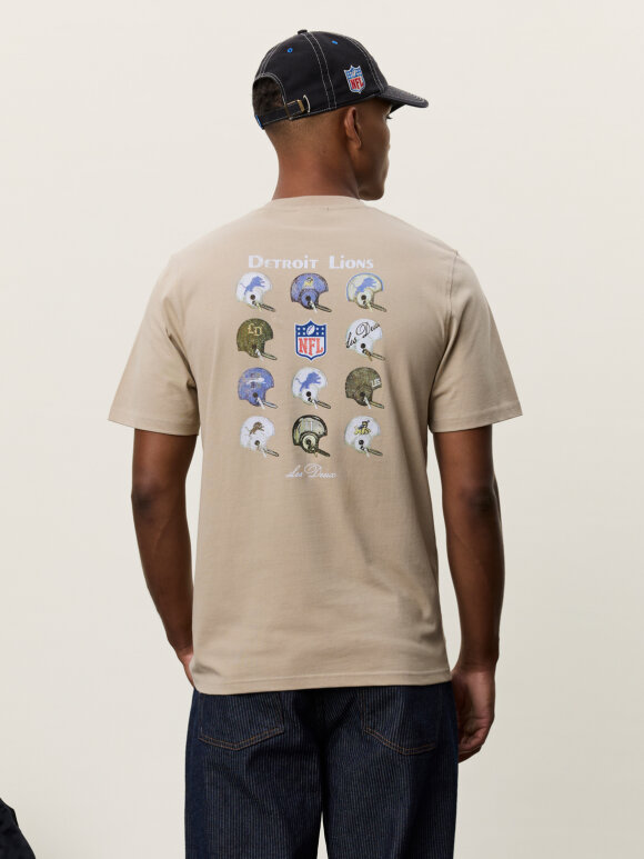 Les Deux - NFL Helmet T-shirt