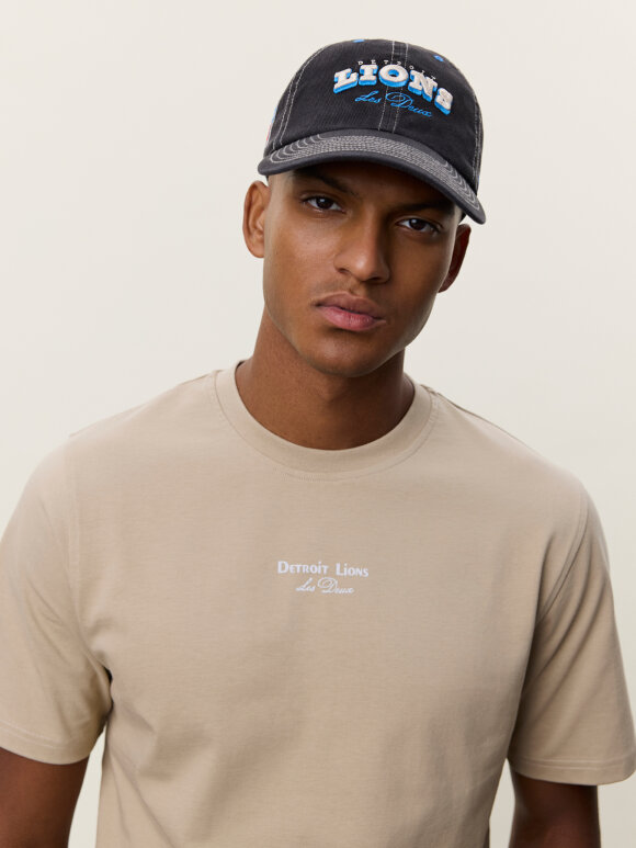Les Deux - NFL Helmet T-shirt