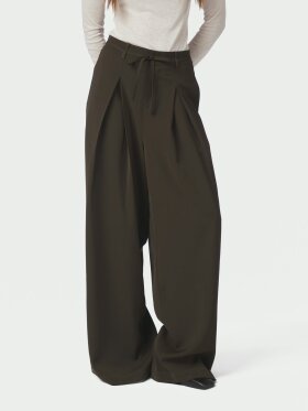 Neo Noir - Eddina Woven Pants d. brown