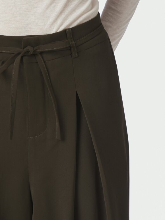 Neo Noir - Eddina Woven Pants d. brown