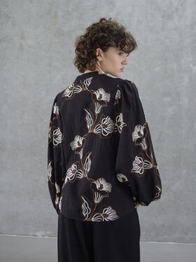 Love & Divine - Love1704 Skjorte Black/Emb. Love & Divine - Love1704 Skjorte Black/Emb.