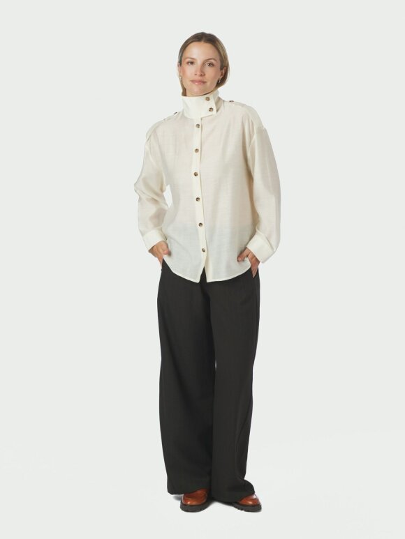 Neo Noir - Tracey Solid Shirt Creme
