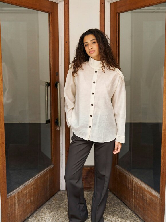 Neo Noir - Tracey Solid Shirt Creme