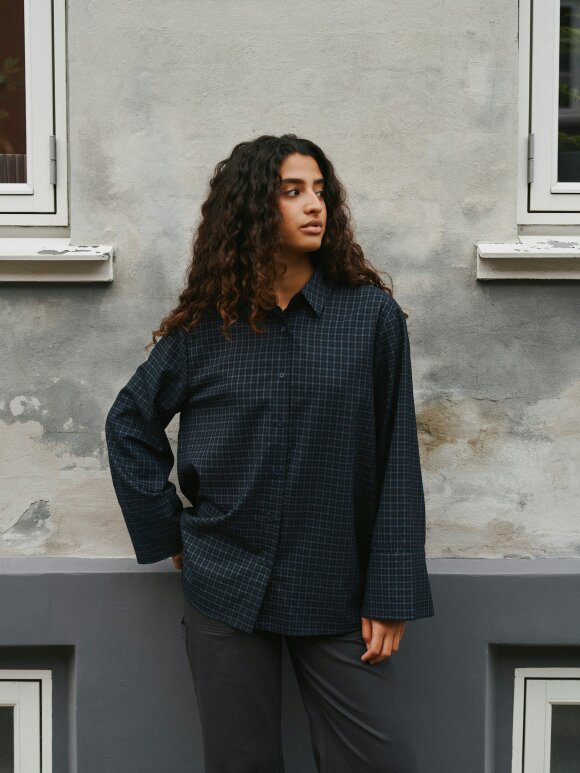 Neo Noir - Dita Check Shirt Dark Blue