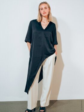 Gossia - LuxieGO Bluse Dress Black Gossia - LuxieGO Bluse Dress Black