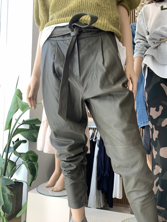 Copenhagen Muse - Royal ankle pant Olive night