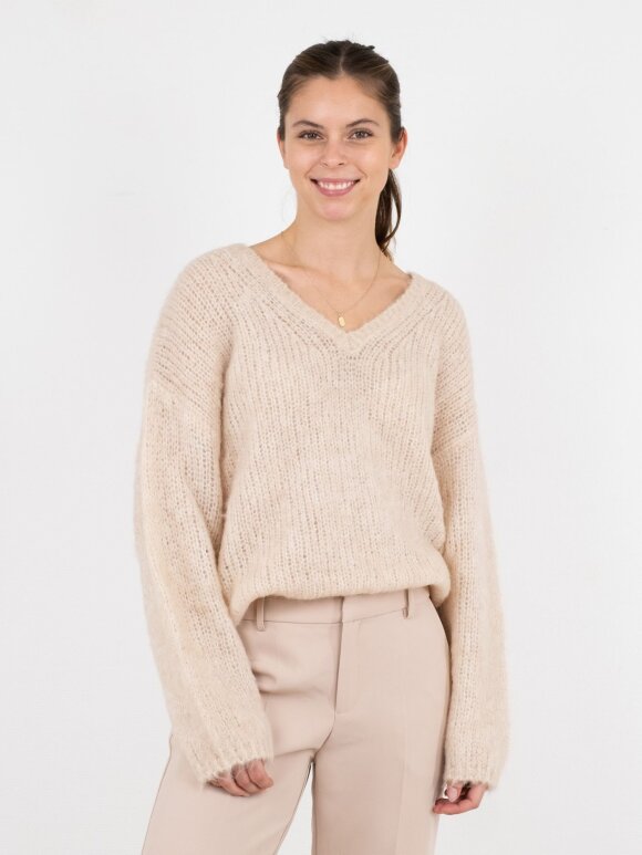 Neo Noir - Cofo fluffy knit blouse sand